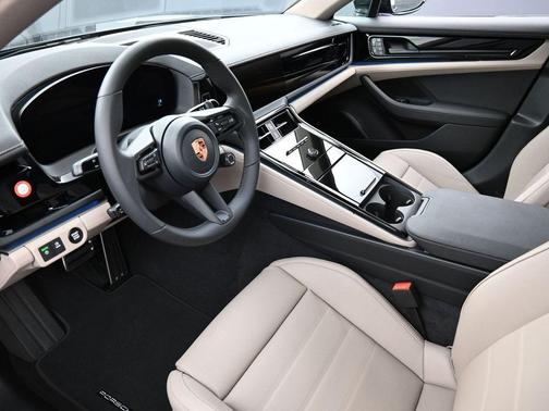 2026 Porsche Panamera 4