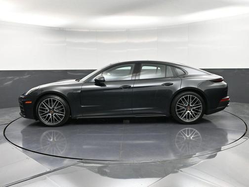 2026 Porsche Panamera 4