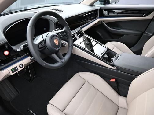 2026 Porsche Panamera 4