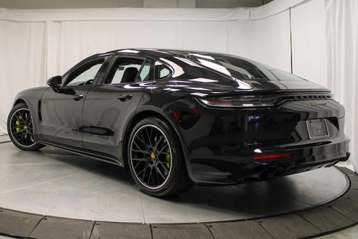 2023 Porsche Panamera E-Hybrid 4S