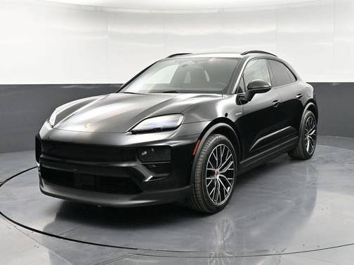 2026 Porsche Macan 4