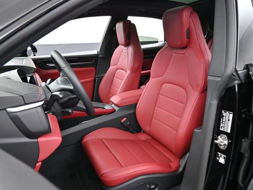 2026 Porsche Macan 4