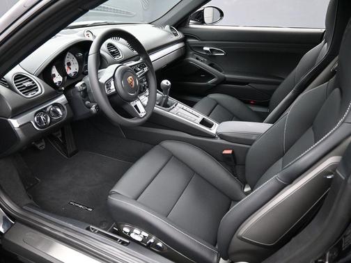 2025 Porsche 718 Cayman Style Edition