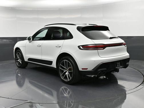 2025 Porsche Macan 