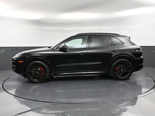 2026 Porsche Cayenne GTS