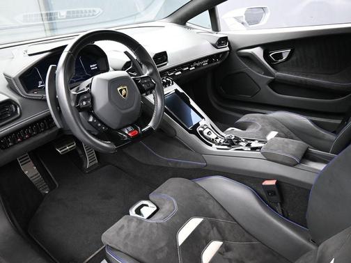 2022 Lamborghini Huracan EVO Base