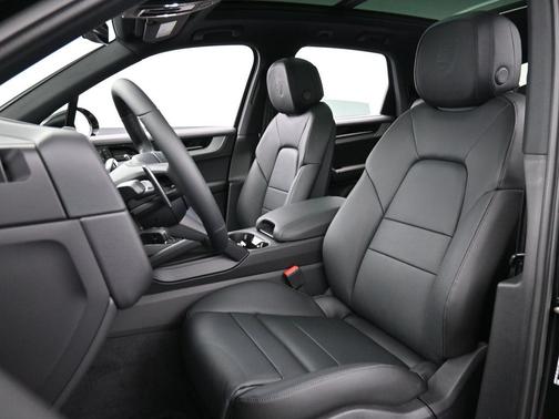 2026 Porsche Cayenne AWD