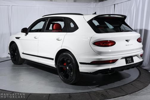 2025 Bentley Bentayga V8