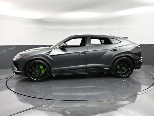 2024 Lamborghini Urus Performante