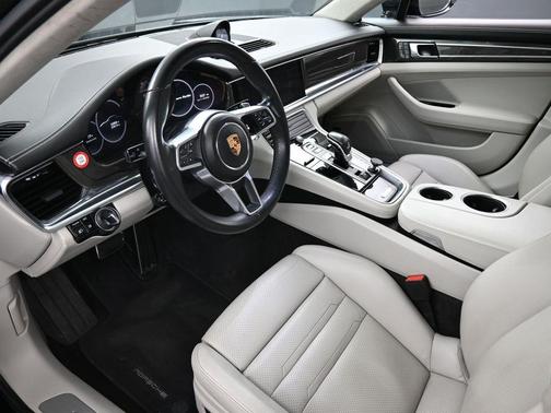 2017 Porsche Panamera Turbo
