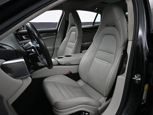 2017 Porsche Panamera Turbo
