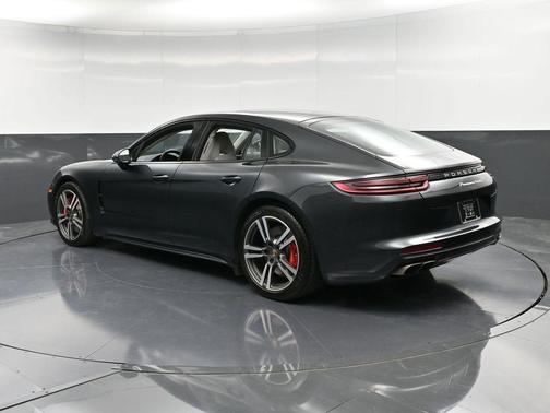 2017 Porsche Panamera Turbo
