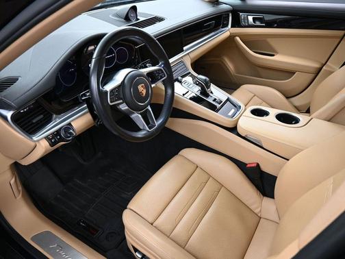 2018 Porsche Panamera 4