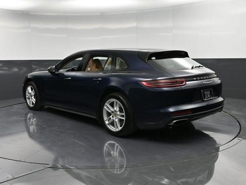 2018 Porsche Panamera 4