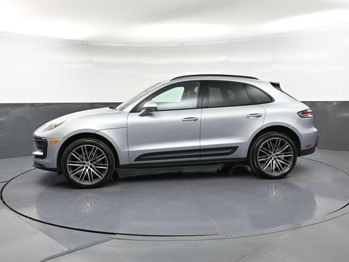 Dolomite Silver Metallic 2026 Porsche Macan