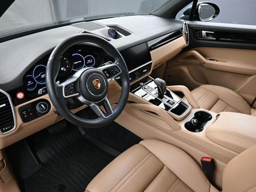 Moonlight Blue Metallic 2020 Porsche Cayenne Base