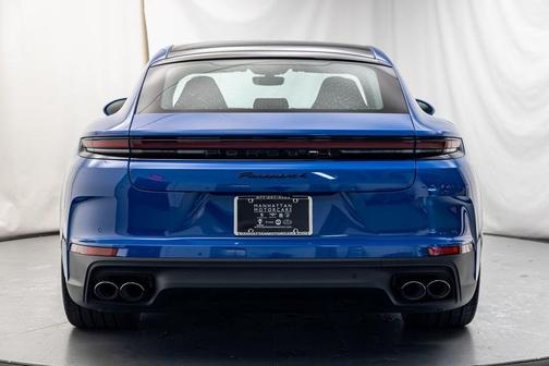 2025 Porsche Panamera 4
