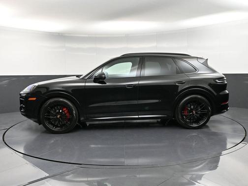 2026 Porsche Cayenne GTS