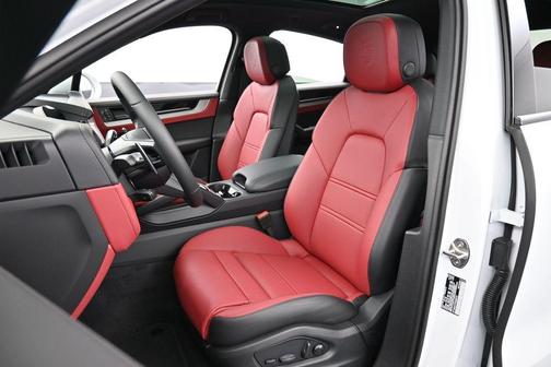 Carrara White Metallic 2026 Porsche Cayenne AWD
