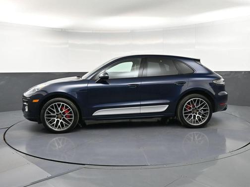 Night Blue Metallic 2020 Porsche Macan GTS