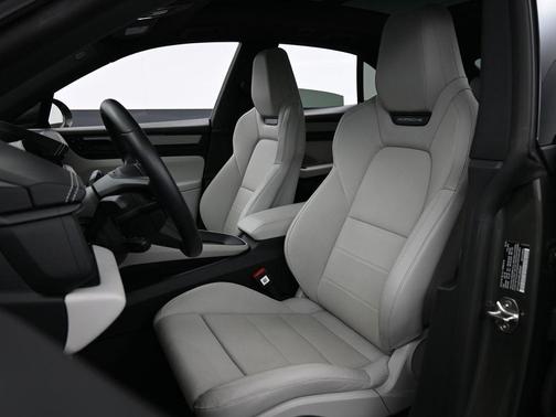 2024 Porsche Macan 4