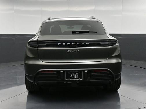 2024 Porsche Macan 4