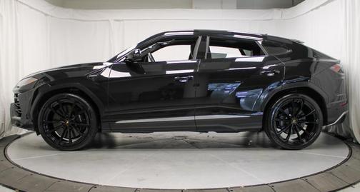 2019 Lamborghini Urus Base