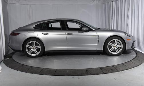 2018 Porsche Panamera E-Hybrid 4