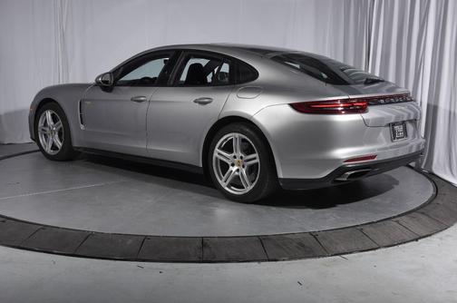 2018 Porsche Panamera E-Hybrid 4