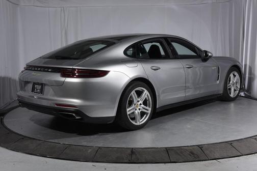 2018 Porsche Panamera E-Hybrid 4