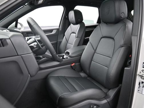 2026 Porsche Cayenne AWD