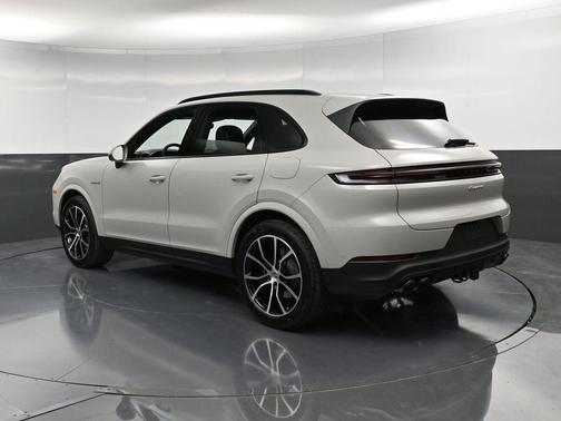 2026 Porsche Cayenne AWD