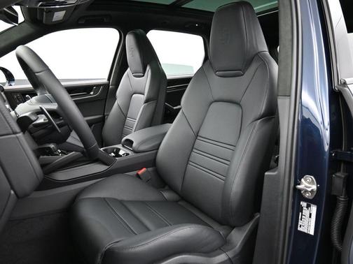 2025 Porsche Cayenne Turbo