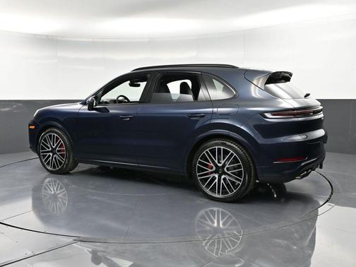 2025 Porsche Cayenne Turbo