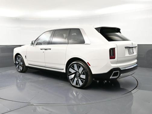 White 2026 Rolls-Royce Cullinan