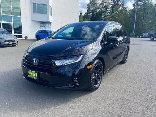 Crystal Black Pearl 2024 Honda Odyssey