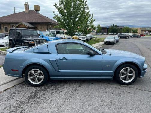Blue 2005 Ford Mustang GT Premium