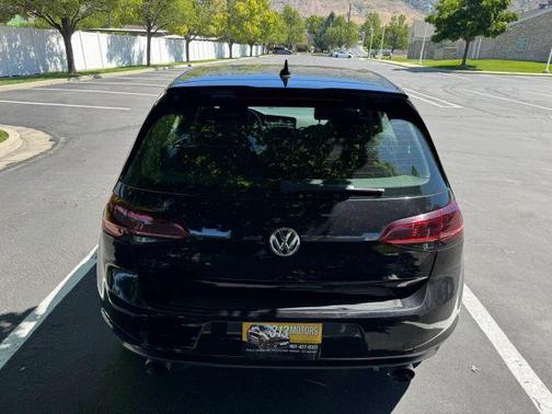 Deep Black Pearl Effect 2017 Volkswagen Golf GTI S 4-Door