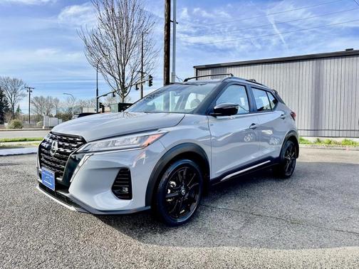 2021 Nissan Kicks SR