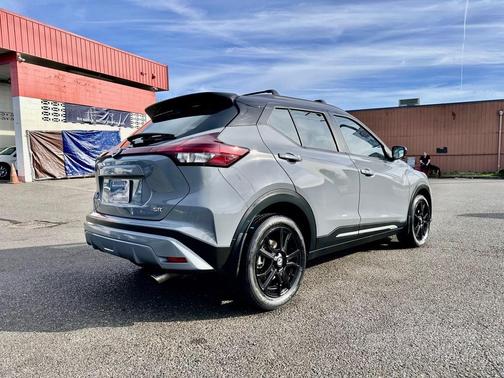 2021 Nissan Kicks SR
