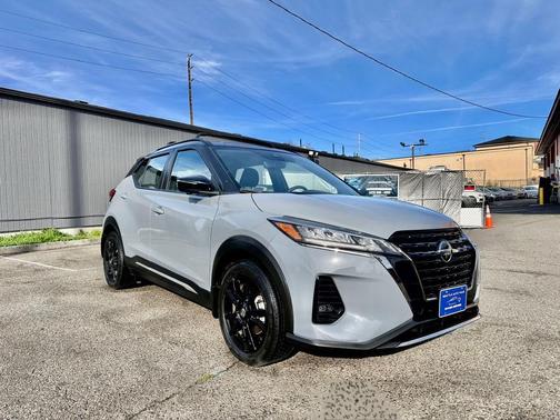 2021 Nissan Kicks SR