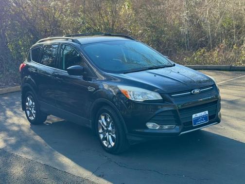 Black 2014 Ford Escape SE