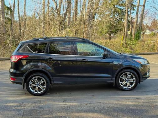 Black 2014 Ford Escape SE