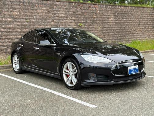 Black 2015 Tesla Model S P85D