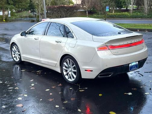 2015 Lincoln MKZ Hybrid Base