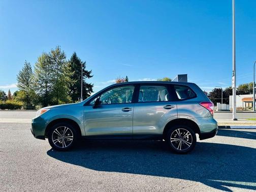2014 Subaru Forester 2.5i