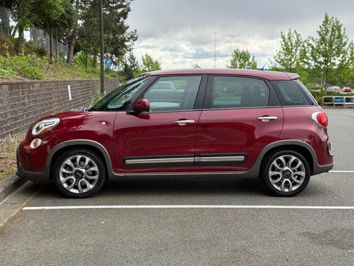 Maroon 2015 FIAT 500L Trekking