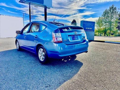 2005 Toyota Prius Base (CVT-E)