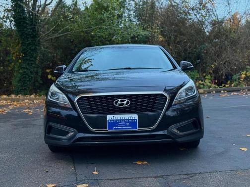 2017 Hyundai SONATA Hybrid SE