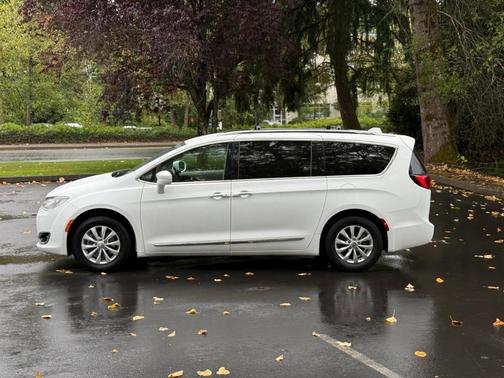 2018 Chrysler Pacifica Touring-L